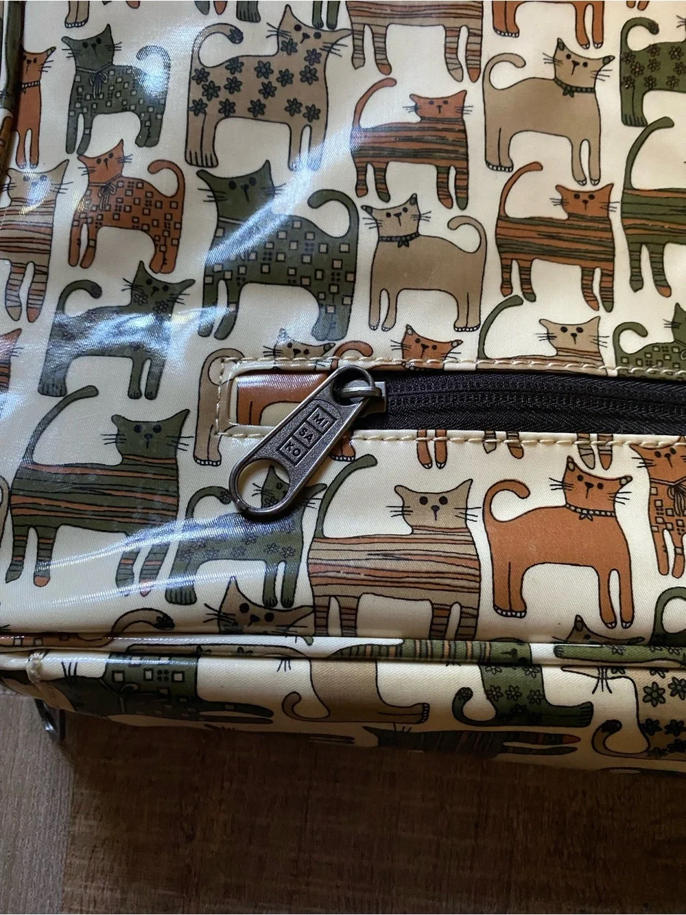 Vinyl Laptop Bag with Cat Pattern - Green/Brown Vintage